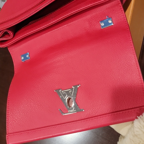 Authentic Louis Vuitton Lockme II BB Poppy chained bag - Picture 13 of 16